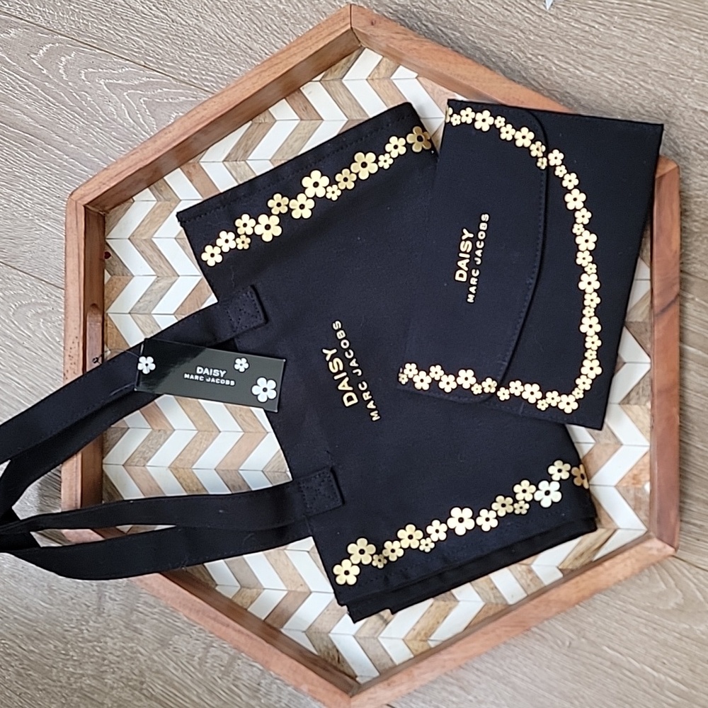 DAISY Marc Jacobs Canvas Tote and Clutch Combo